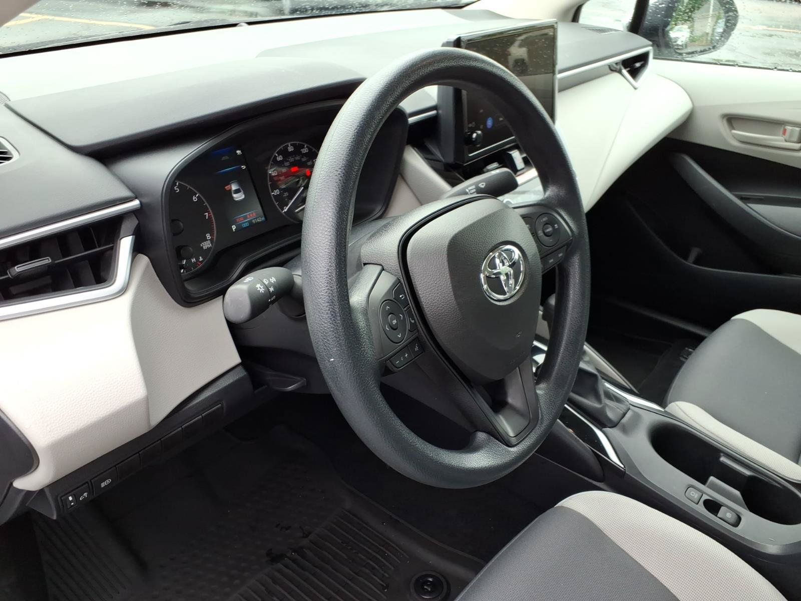 Used 2024 Toyota Corolla LE FWD image 15