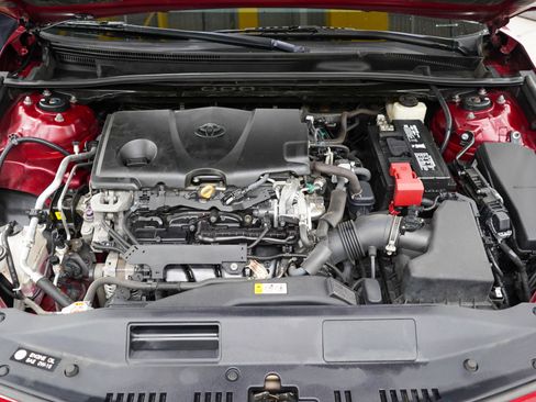 Used 2018 Toyota Camry XLE FWD image 29