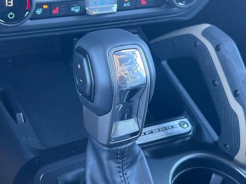 Used 2025 Ford Bronco Badlands image 24