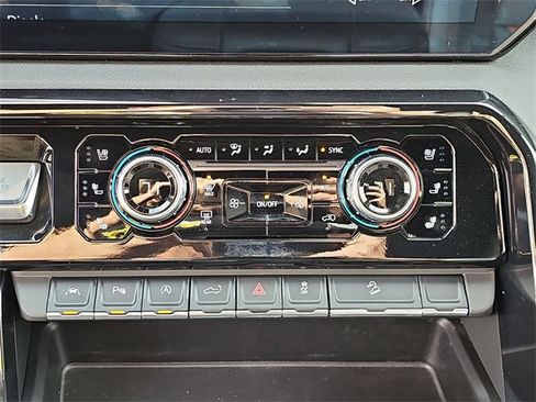 Used 2024 GMC Sierra 1500 AT4 w/ Technology Package image 23