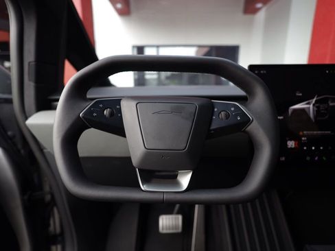 Used 2024 Tesla Cybertruck AWD Crew Cab image 9