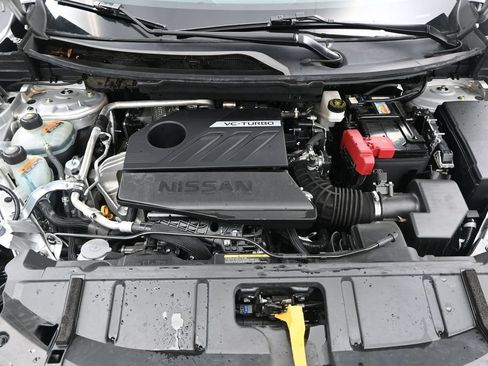Used 2025 Nissan Rogue SV w/ SV Premium Package FWD image 29