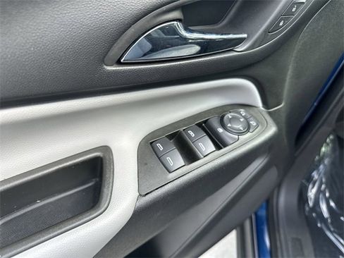 Used 2023 Chevrolet Equinox LS image 15