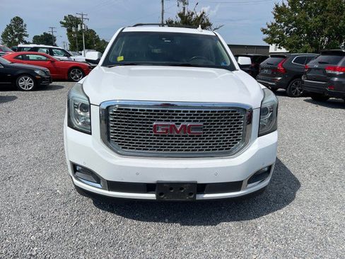 Used 2015 GMC Yukon XL SLT w/ Open Road Package AWD/4WD image 2