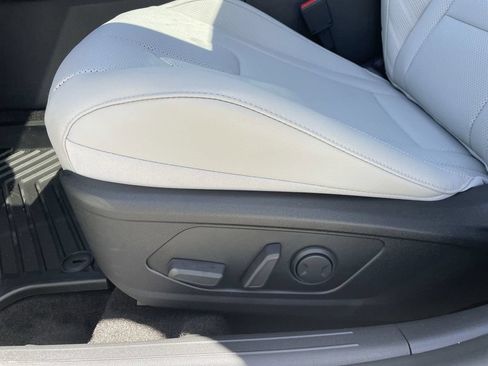 New 2026 Hyundai Elantra Limited FWD image 22