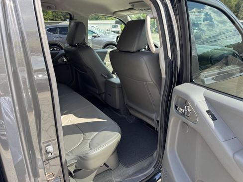 Used 2015 Nissan Frontier SL AWD/4WD image 13