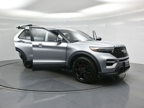 Certified 2022 Ford Explorer ST w/ Equipment Group 401A image 35