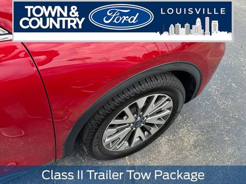 Used 2022 Ford Escape Titanium w/ Class II Trailer Tow Package AWD/4WD image 9