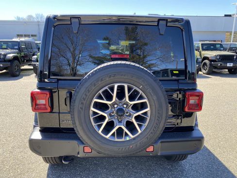 New 2026 Jeep Wrangler Sahara AWD/4WD image 4