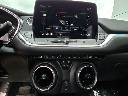 Used 2023 Chevrolet Blazer LT AWD/4WD image 35