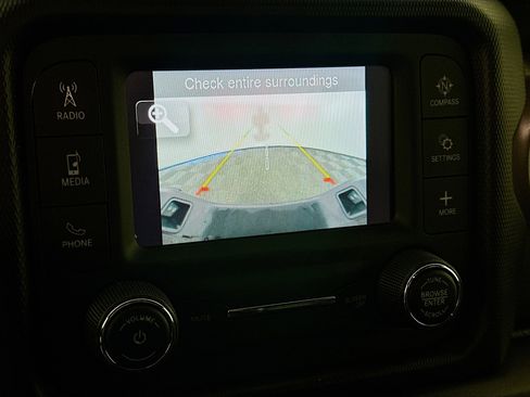 Used 2021 Jeep Gladiator Willys image 21