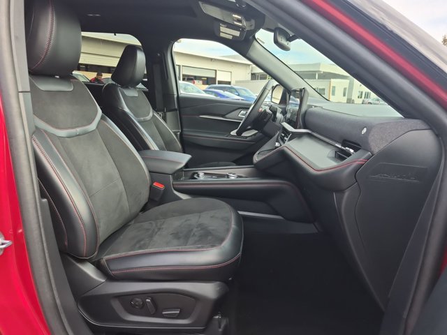 Used 2025 Ford Explorer ST AWD/4WD image 16