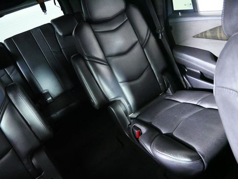Certified 2018 Cadillac Escalade Platinum AWD/4WD image 14