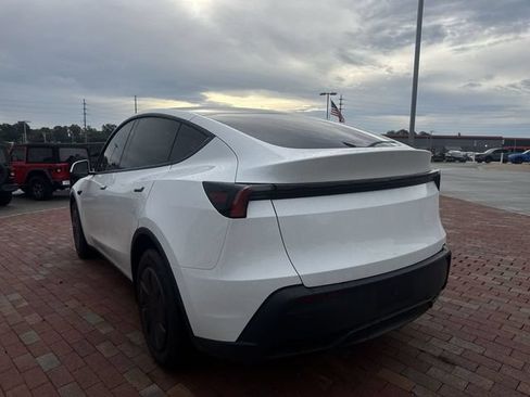 Used 2026 Tesla Model Y 2WD image 7