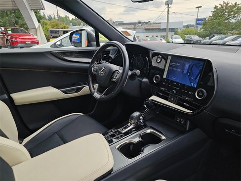 Used 2022 Lexus NX 350 AWD image 11