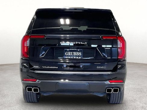 Used 2025 GMC Yukon Denali Ultimate AWD/4WD image 5