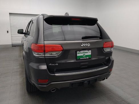 Used 2018 Jeep Grand Cherokee Overland AWD/4WD image 6