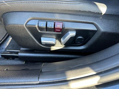 Used 2018 BMW 320i xDrive 320i xDrive image 11