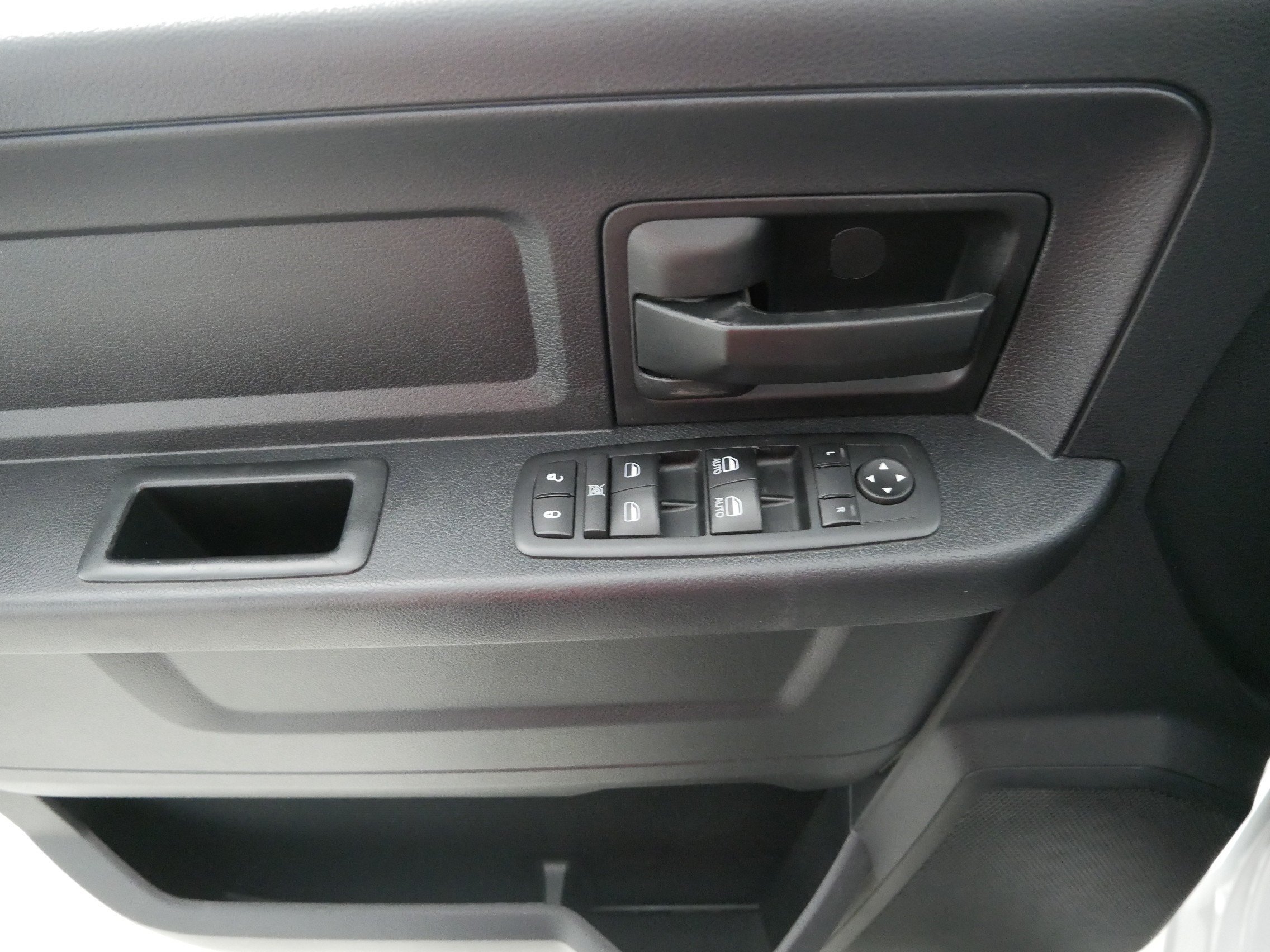 Used 2016 RAM 1500 Express AWD/4WD image 19