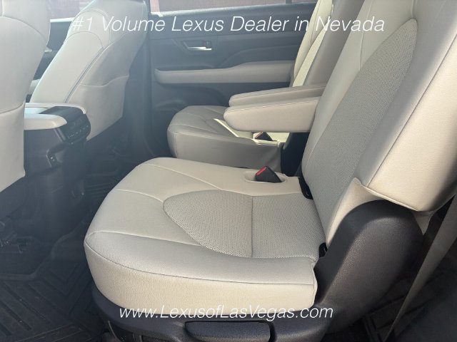 Used 2024 Toyota Grand Highlander FWD image 5