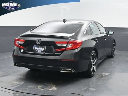 Used 2018 Honda Accord Sport image 7