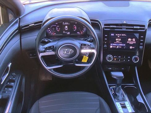 Used 2023 Hyundai Santa Cruz SE image 6