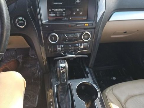 Used 2016 Ford Explorer XLT w/ Equipment Group 202A AWD/4WD image 5