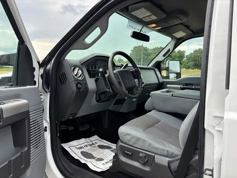 Used 2014 Ford F250 XLT w/ XLT Premium Package AWD/4WD image 17