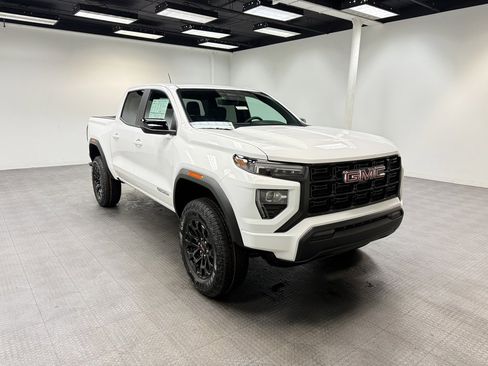 New 2026 GMC Canyon Elevation image 8