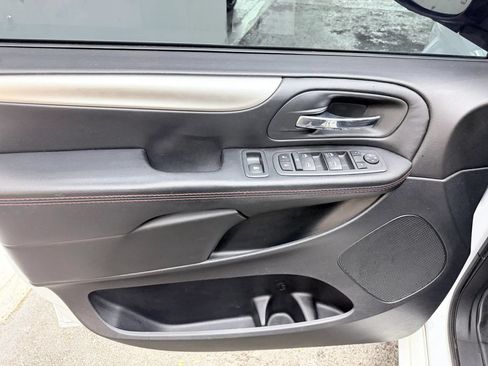Used 2019 Dodge Grand Caravan GT FWD image 8