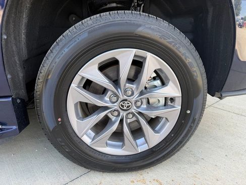 Used 2026 Toyota Sienna LE FWD image 34