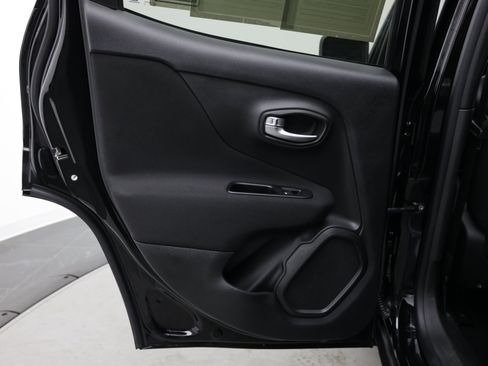 Used 2019 Jeep Renegade Sport w/ Sport Appearance Group FWD image 33