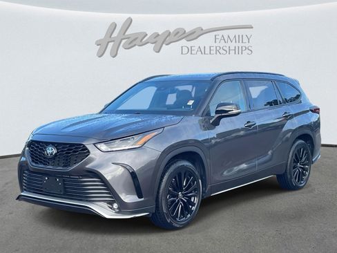 Used 2024 Toyota Highlander XSE image 1