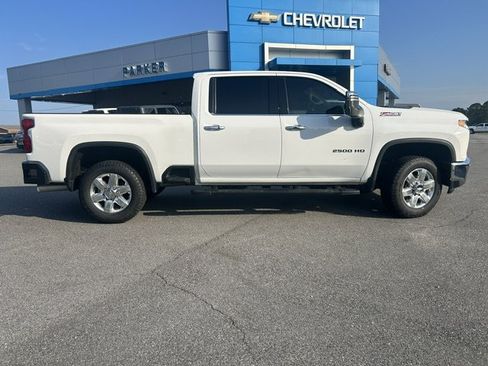Used 2020 Chevrolet Silverado 2500 LTZ w/ LTZ Premium Package AWD/4WD image 5