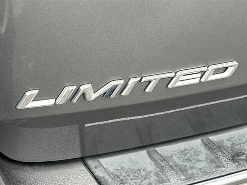 Used 2022 Ford Explorer Limited image 28