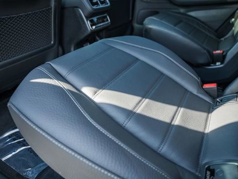 New 2026 Mercedes-Benz GLS 450 4MATIC image 33