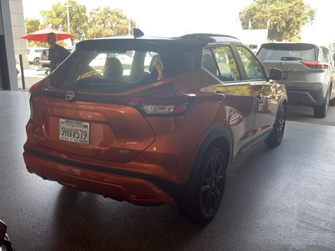 Used 2023 Nissan Kicks SR FWD image 2