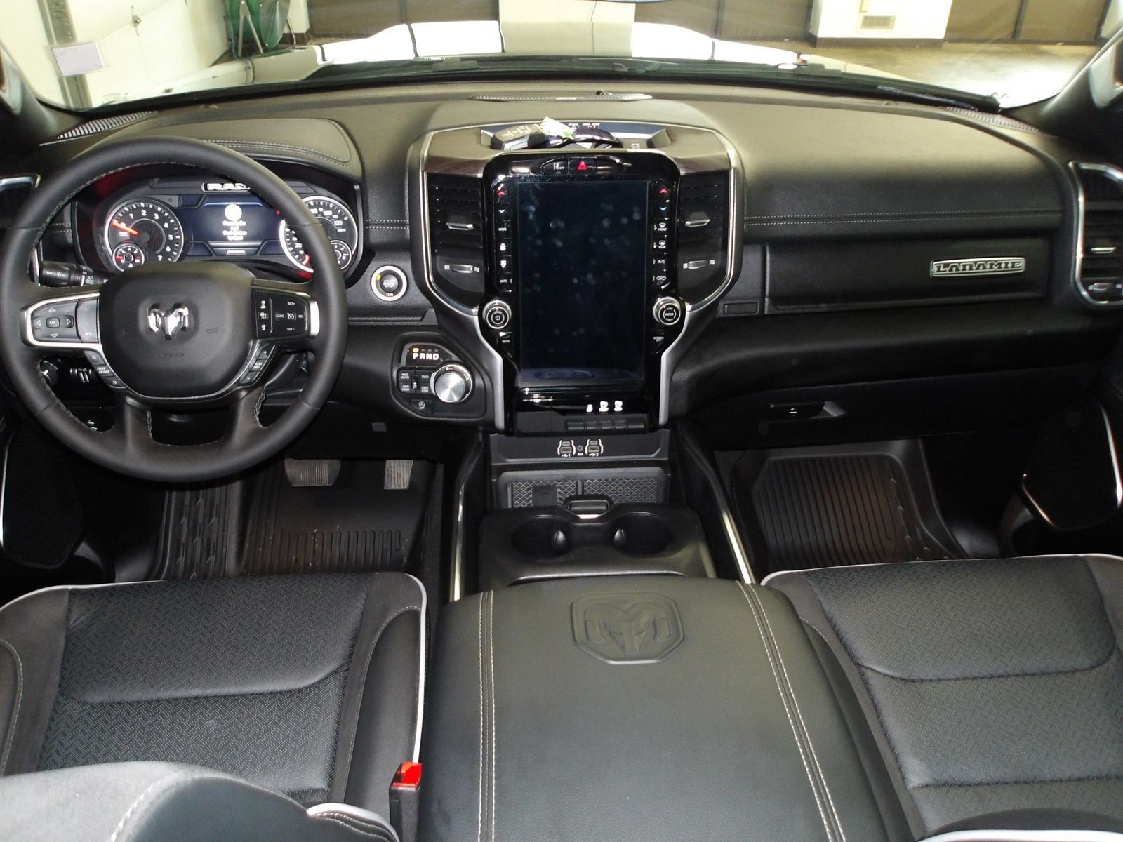 Used 2025 RAM 1500 Laramie AWD/4WD image 12