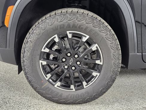 New 2026 Chevrolet Traverse Z71 w/ Driver Confidence Package AWD/4WD image 14