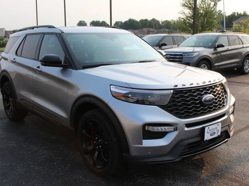 Used 2020 Ford Explorer ST w/ ST Street Pack AWD/4WD image 8