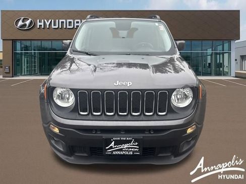 Used 2017 Jeep Renegade Latitude w/ Popular Equipment Group image 8