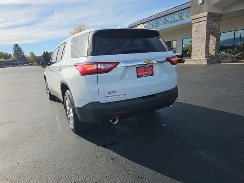 Used 2021 Chevrolet Traverse LS image 58