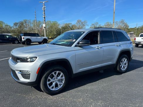 Used 2022 Jeep Grand Cherokee Limited image 1