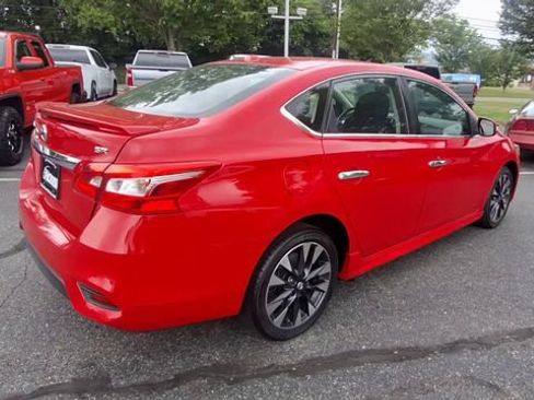 Used 2019 Nissan Sentra SR FWD image 8