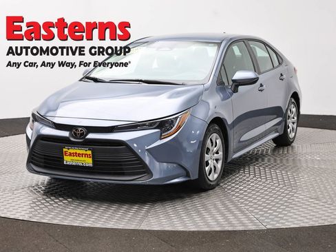Used 2023 Toyota Corolla LE FWD image 1