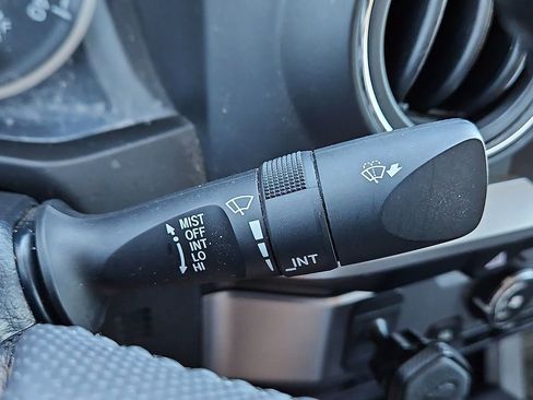 Used 2020 Toyota Tacoma SR5 w/ SR5 Appearance Package (SM) image 25