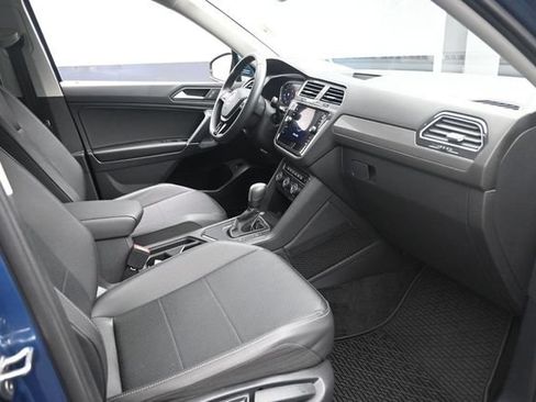 Used 2020 Volkswagen Tiguan SEL FWD image 31
