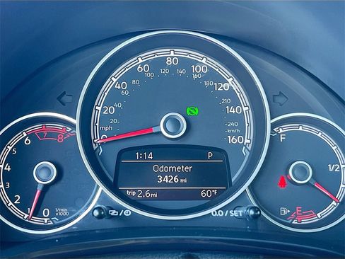 Used 2018 Volkswagen Beetle 2.0T Coast image 12