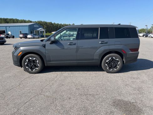 Used 2024 Hyundai Santa Fe SE image 2