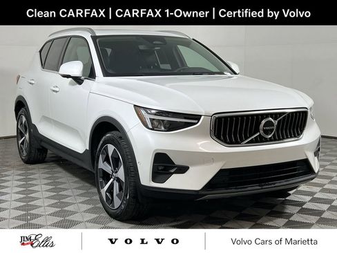 Certified 2025 Volvo XC40 B5 Plus image 1